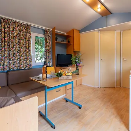 La Doucette, Mobil-home Climatise Au Coeur Du Vignoble Et A 50m De La Prázdninový dům *