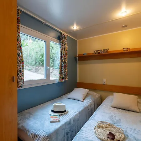 Prázdninový dům La Doucette, Mobil-home Climatise Au Coeur Du Vignoble Et A 50m De La Hyères